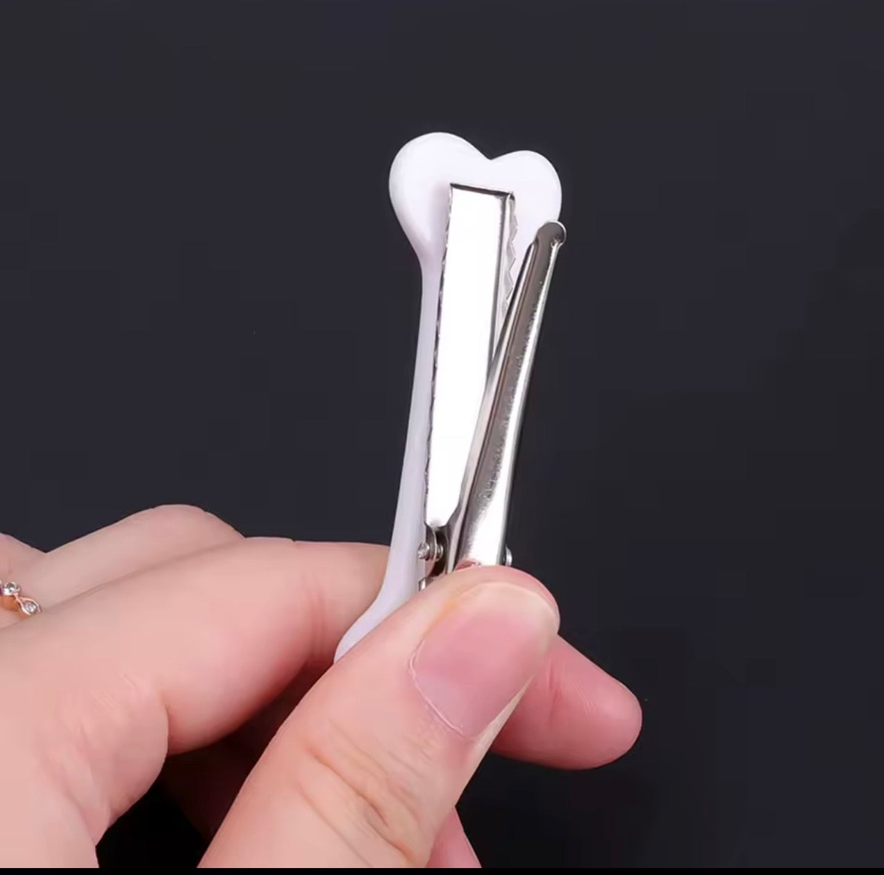 White Bone Hair Clip Cute Cartoon Bobby Pin Y2k Fashion Hair Volume Clip Small Hairpins Barrettes Creative Hair Accessories